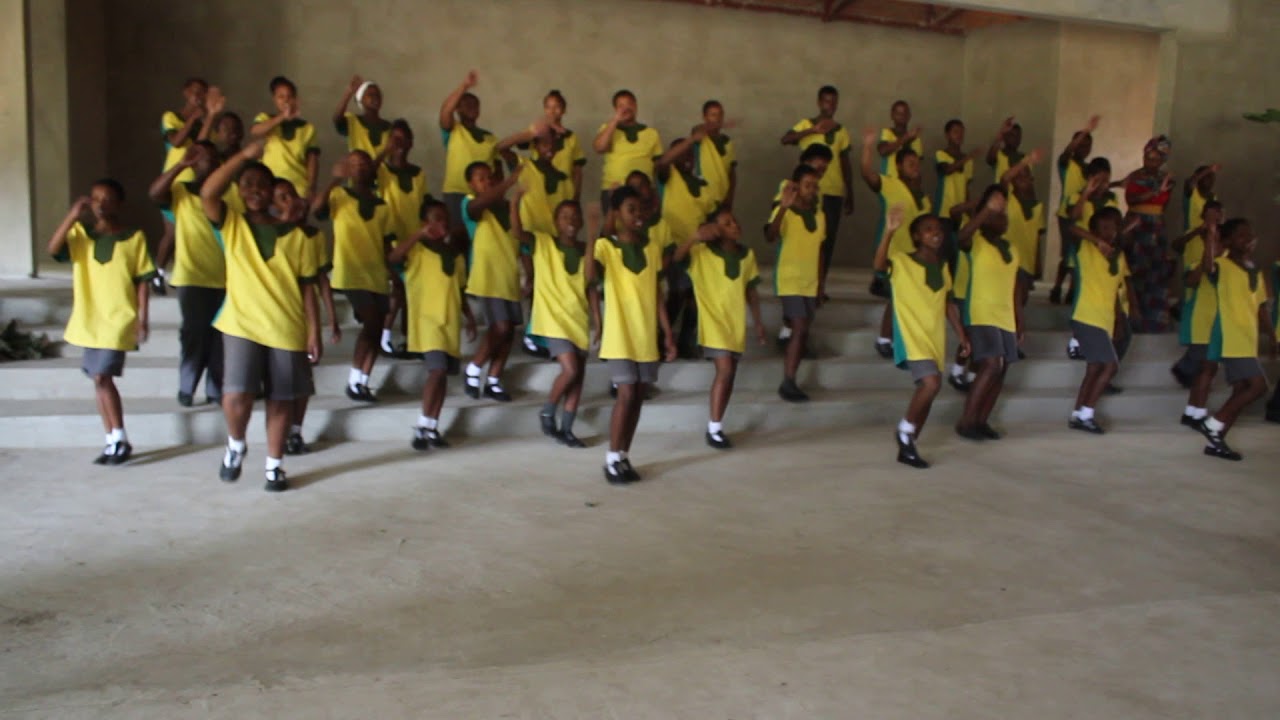 Biggarsberg Primary Choir sing their hearts out