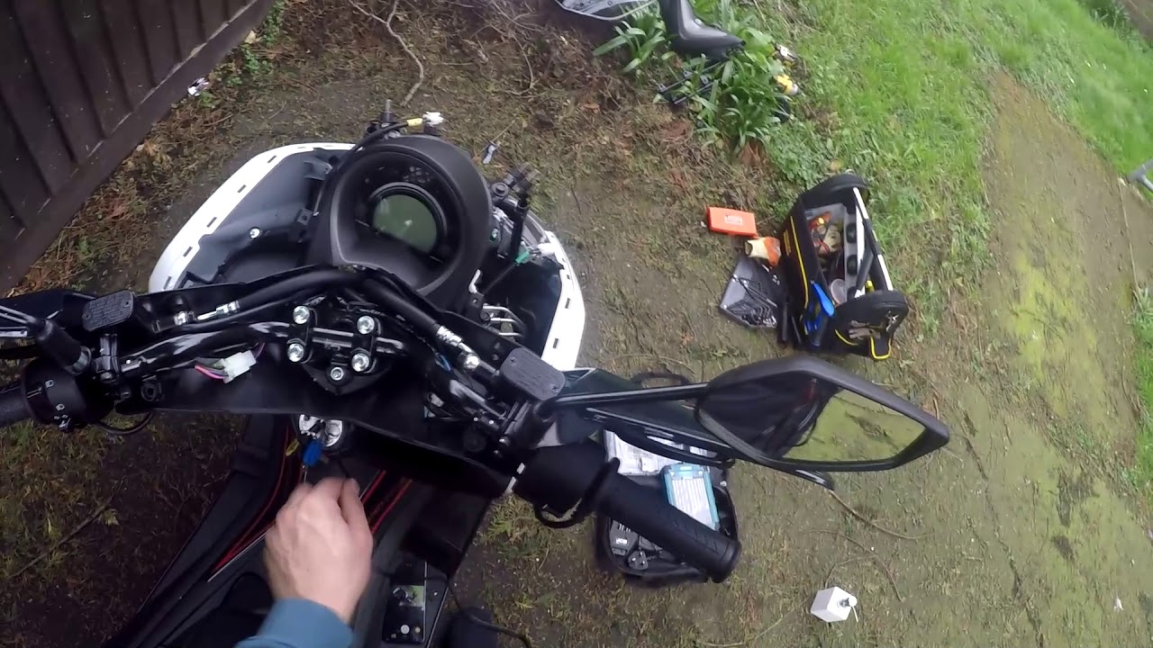 Motorumuza elcik ısıtma taktık!/Grip heater installation for motorcycle!
