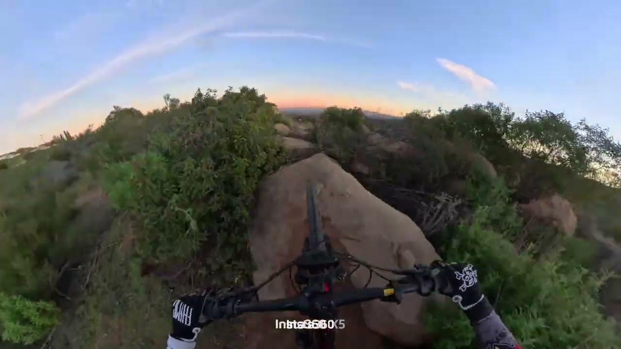  #groupride #mtb #mountainbike #mtbmexico #jumpline #bmx 