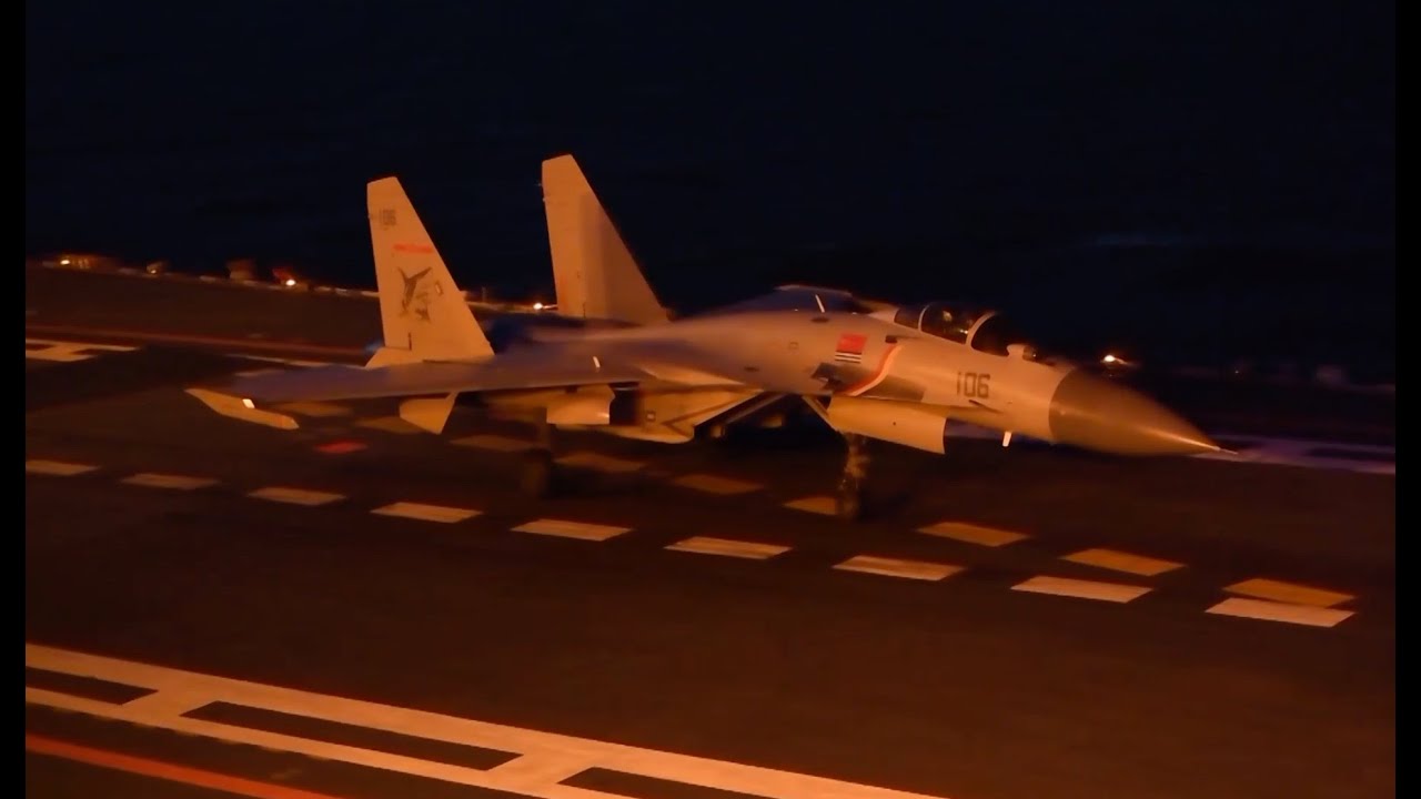 Rare footage of how China's J-15 takes off at night