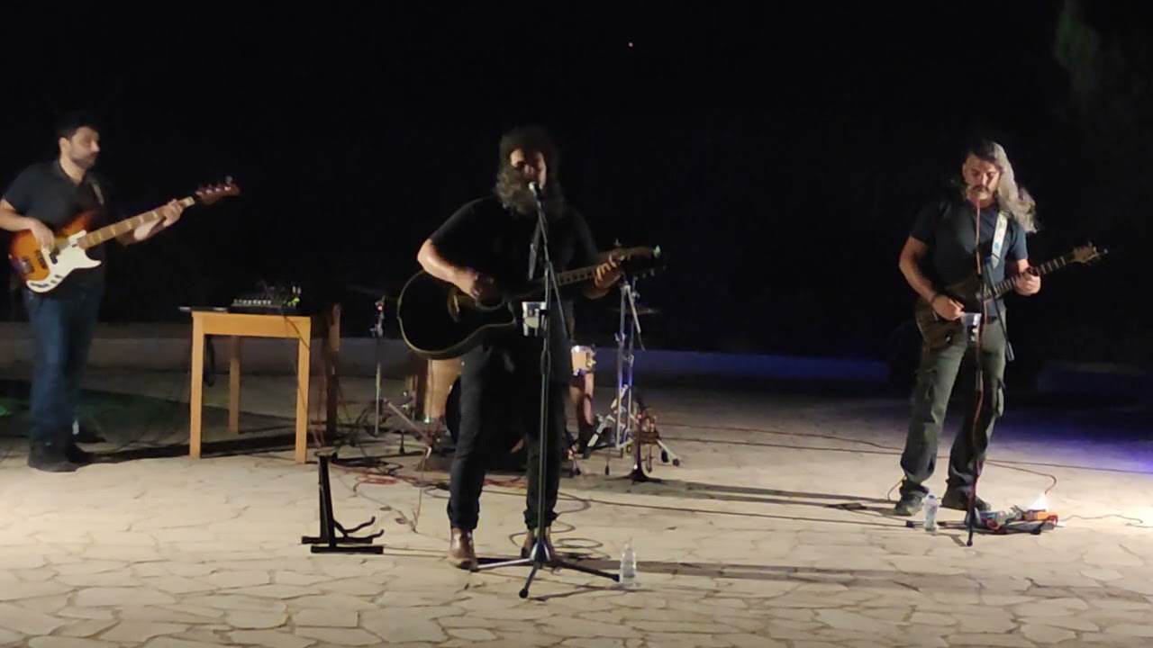 ΣΑΝ ΝΑ ΜΗΝ ΠΕΡΑΣΕ ΜΙΑ ΜΕΡΑ-Μανο Τρυπια/Στίχοι:Κώστα Λειβαδά/Μουσική:Γιώρ. Δημητριάδη/ΘεατρακιΓαυδου