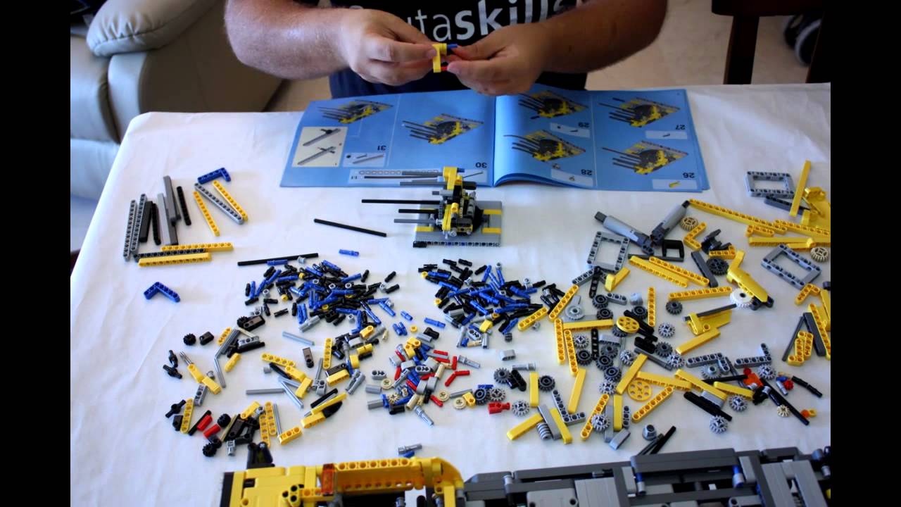 LEGO Technic 42009 Mobile Crane MKII Timelapse Building