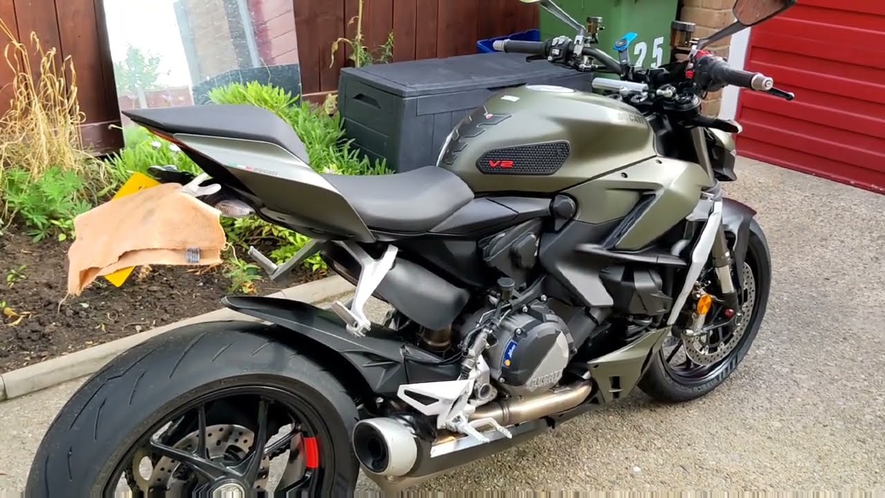 Ducati Streetfighter V2 impression...Brash loud and lairy!!!…..says an old duffer .