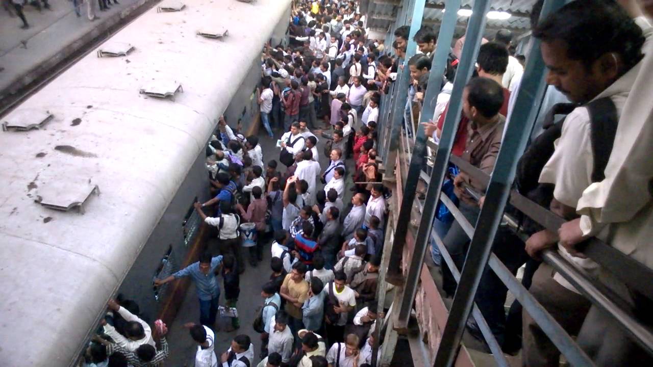 Kurla station - harbour line (Mumbai Local)