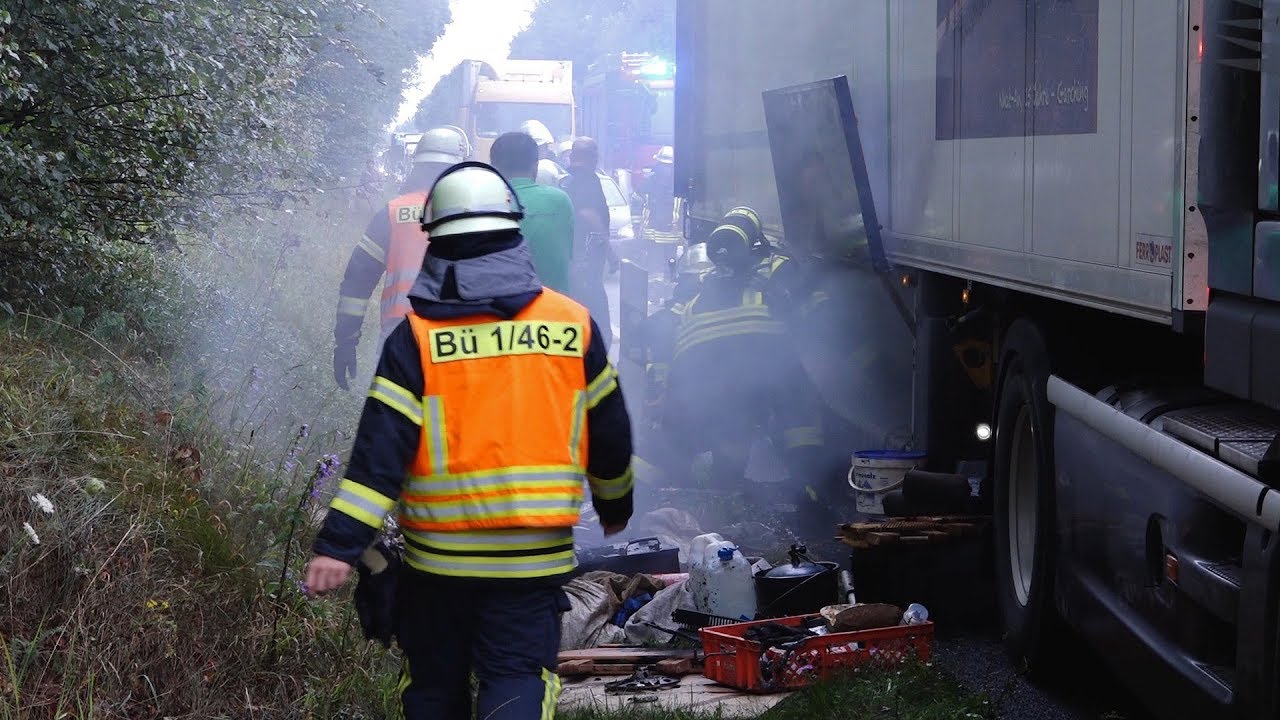 B&uuml;rstadt-Riedrode: B47, Rauchentwicklung im Brummi