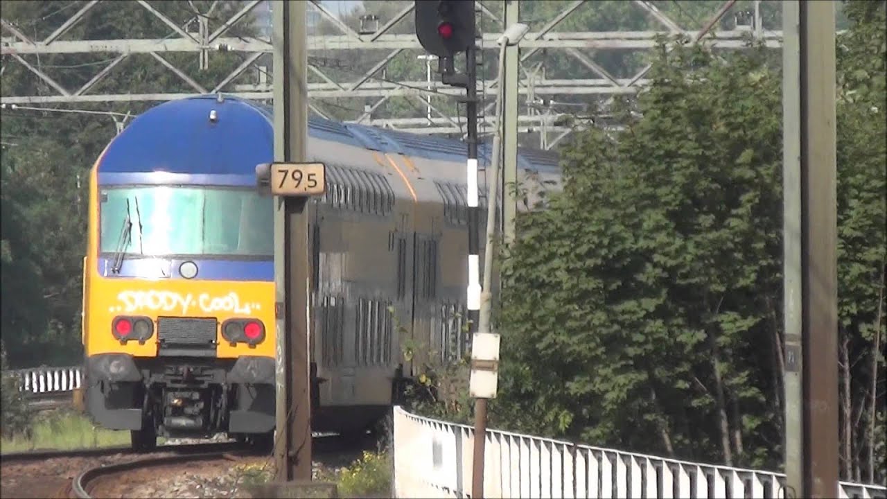 Treinen op Station Schiedam Centrum