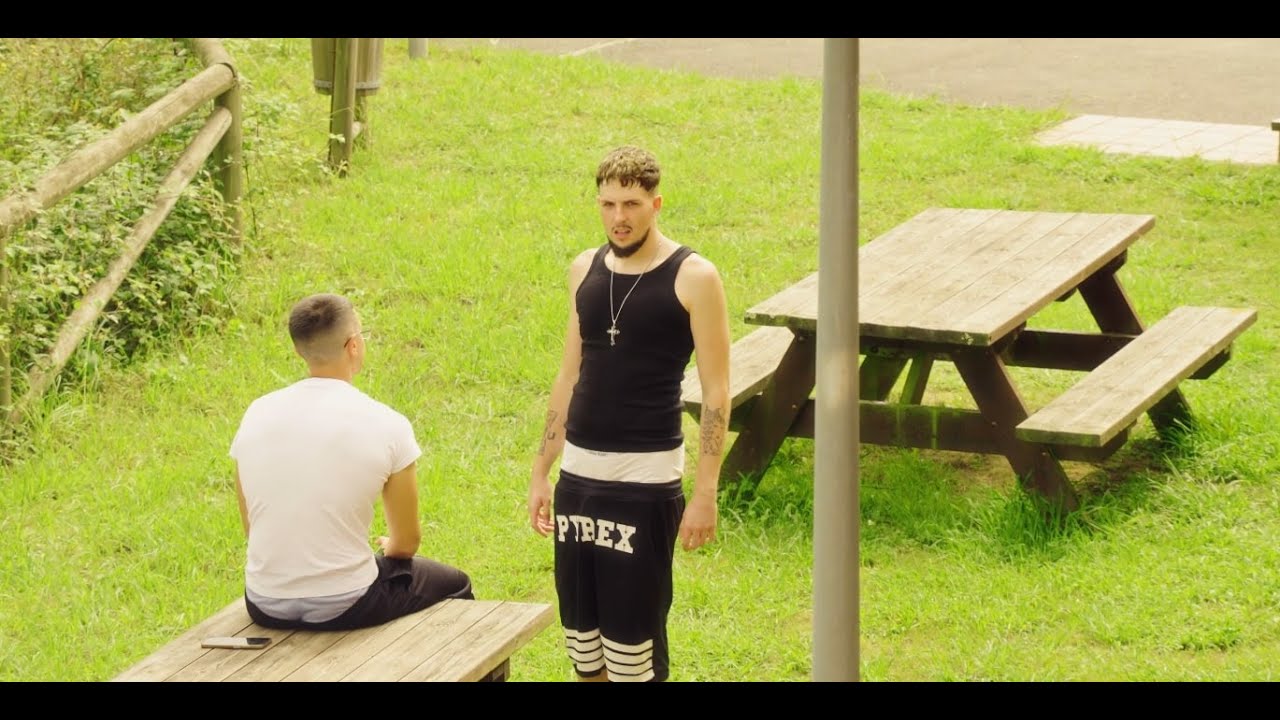 yyy891 - En La BarriGa (Prod. Virtual Flavor) [Official Music Video] by Ezewkiel