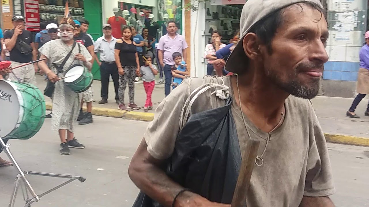 EL LOCO BAILARÍN SE ROBA EL SHOW EN GAMARRA