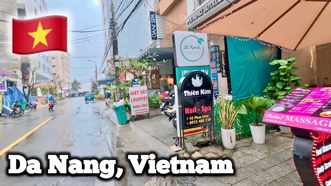 Da Nang’s Ugly Truth 🇻🇳 | Sidewalks Taken Over During the Rainy Season