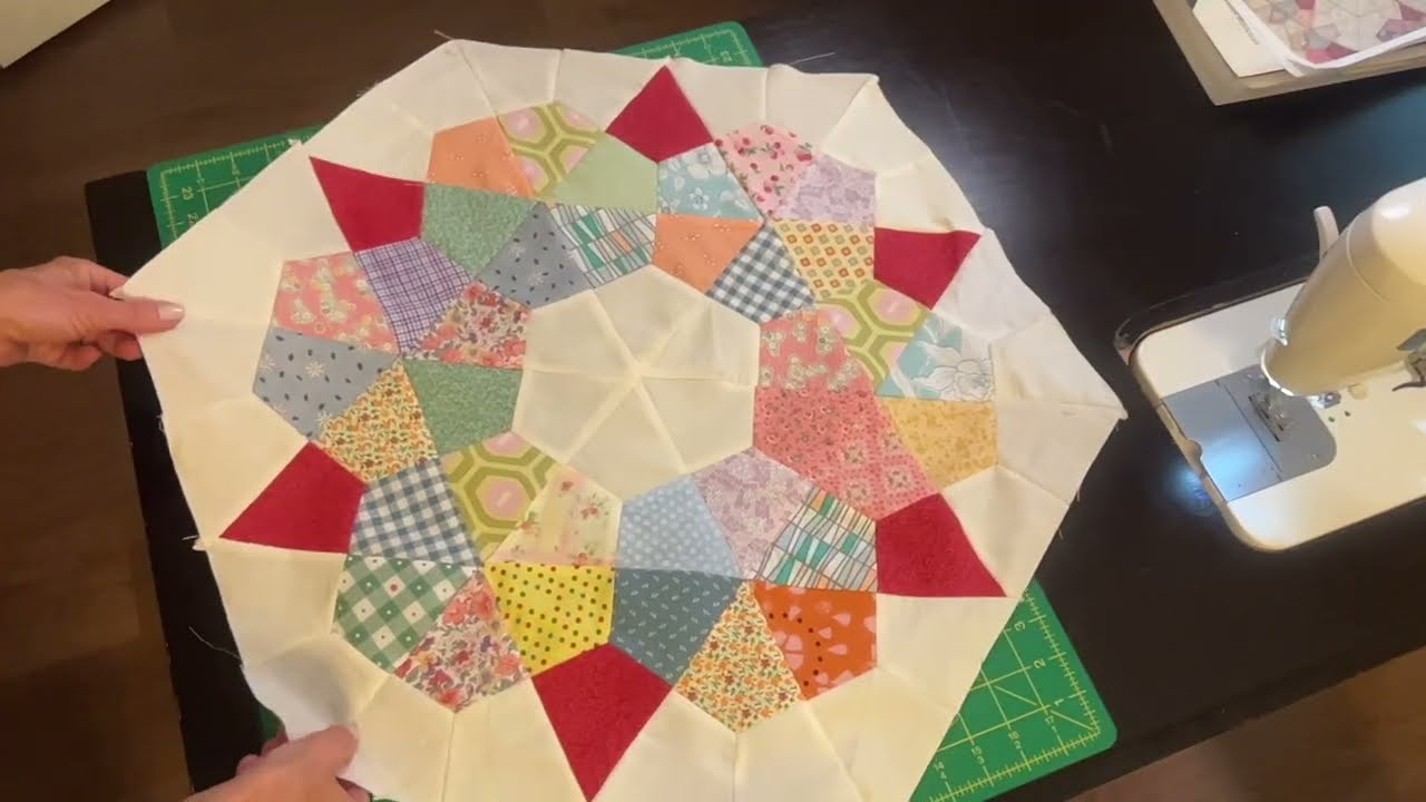 Oxford Rose | Today's quilt block