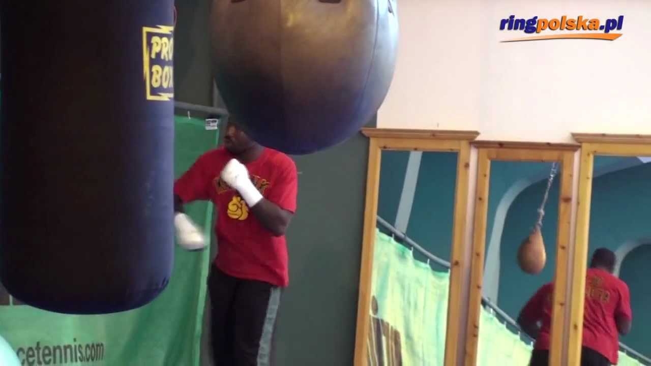 Ola Afolabi - rozruch przed sparingiem w Going