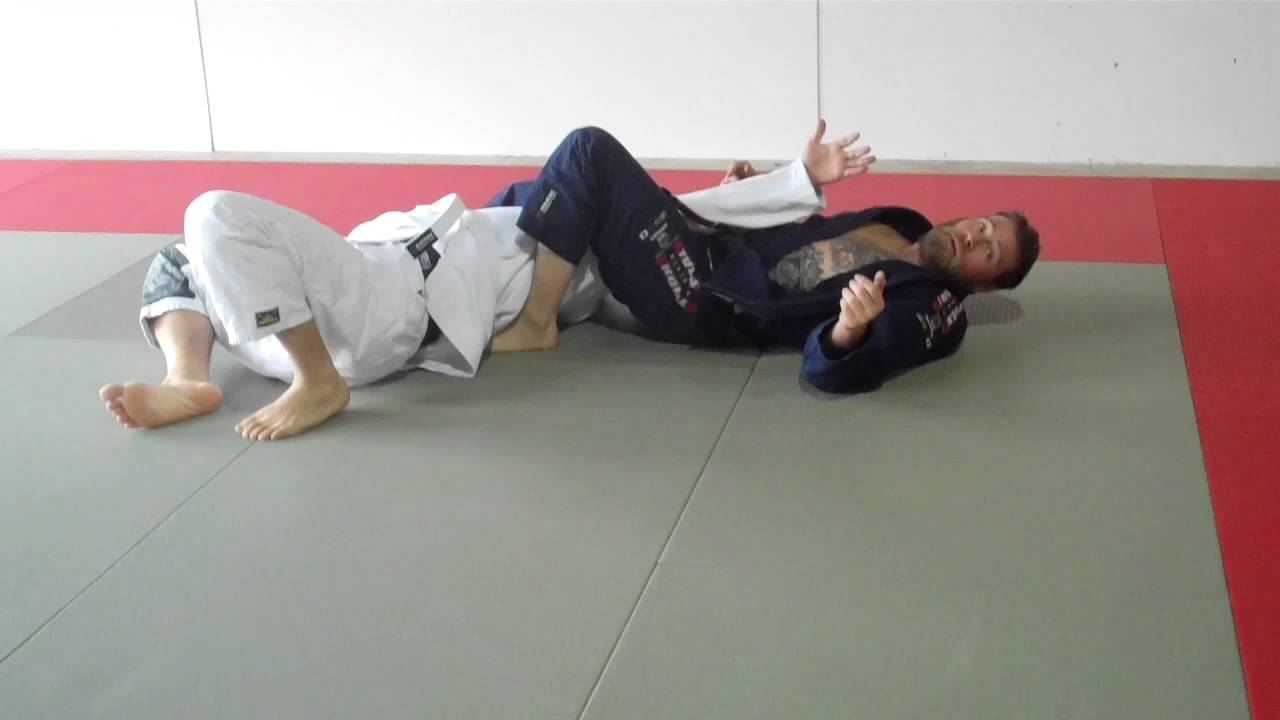Scarf (kesa gatame) Escapes