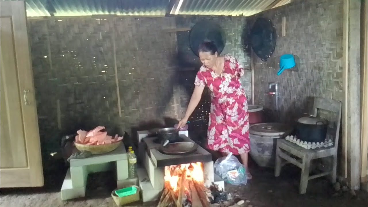 BUNDA EMI MASAK BUAT JUALAN DAN BERBUKA PUASA 