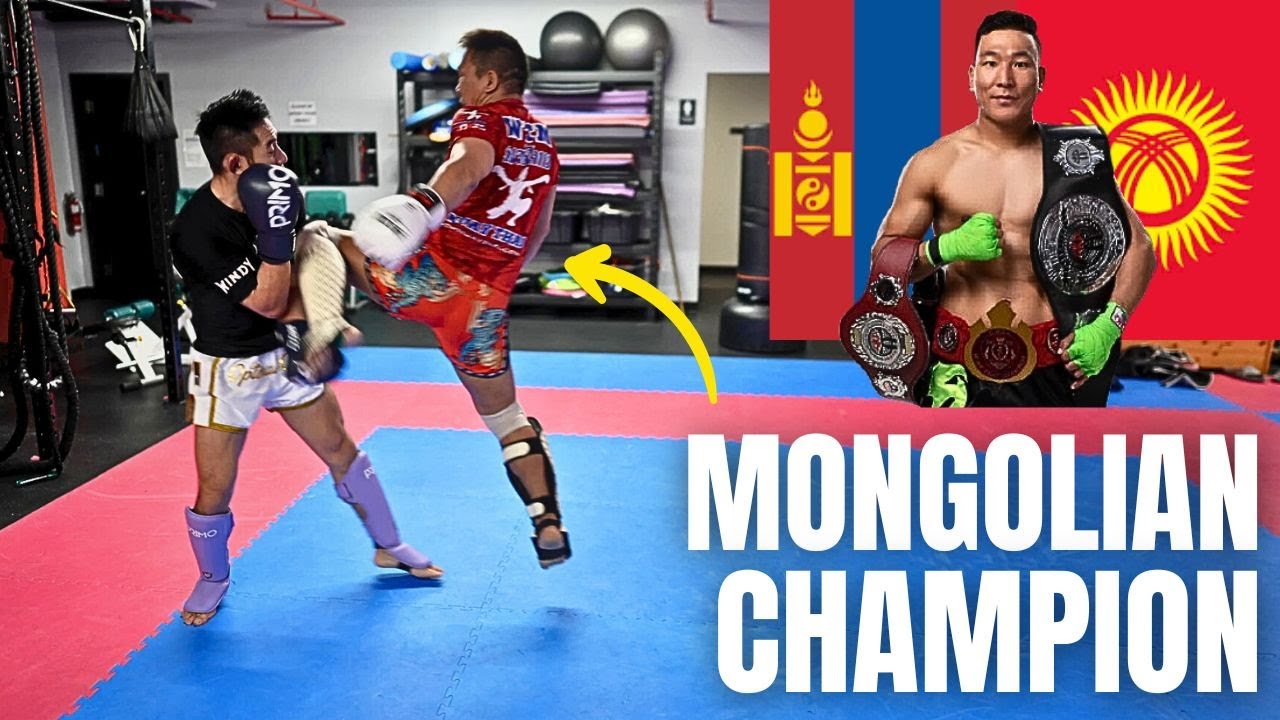Я провел спарринг с чемпионом Монголии по кикбоксингу!