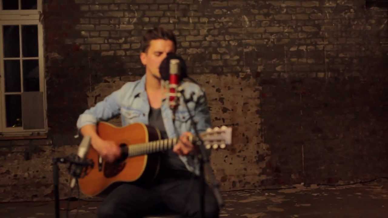 JULIAN SENGELMANN - Bitte bleib noch (live & unplugged)