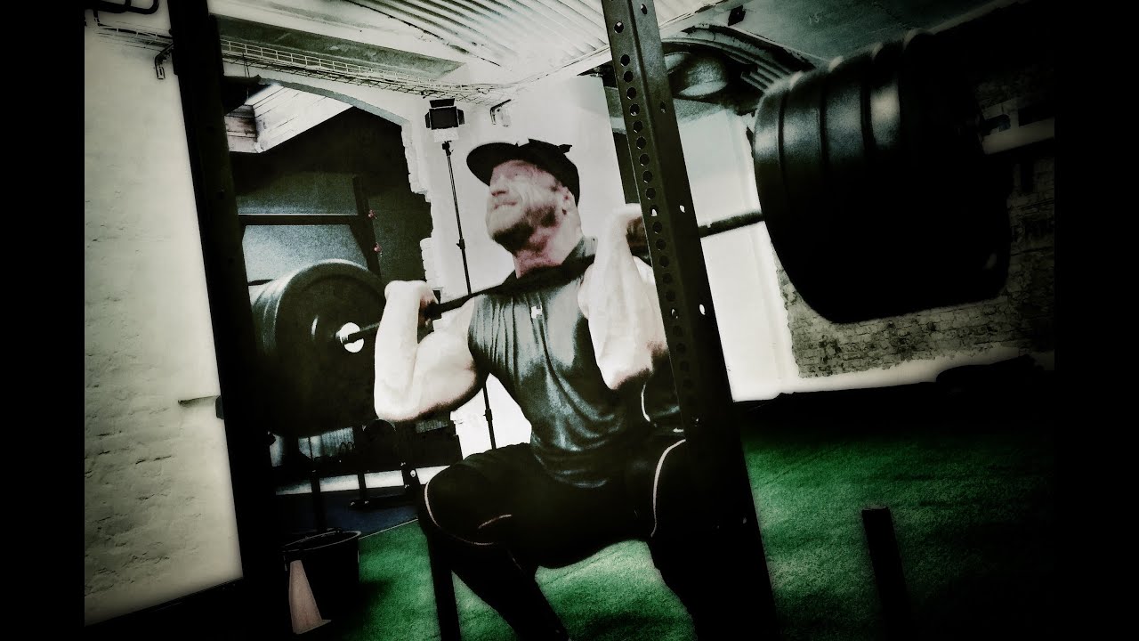 Squat Mobility Warm Up Routine mit Patrick Meinart und Johannes Luckas