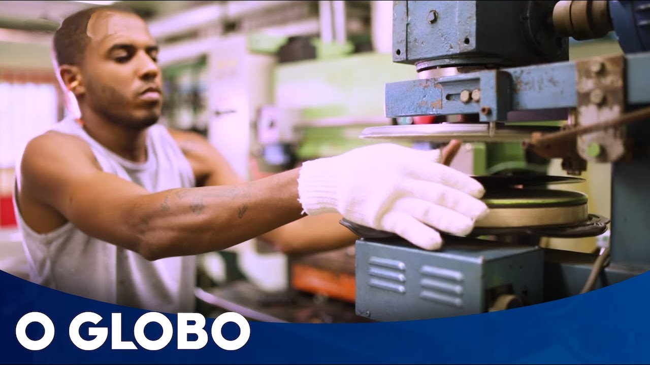 Como é fabricado um disco de vinil
