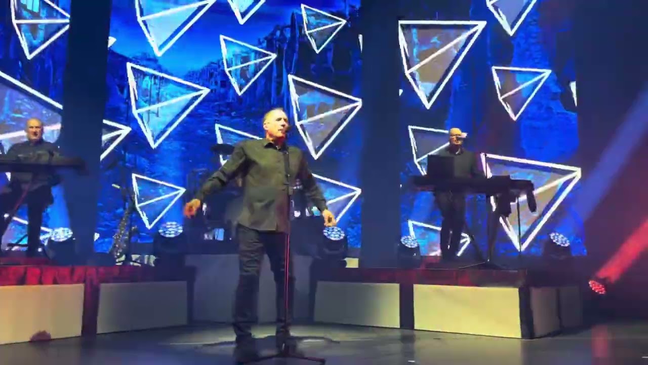 OMD        -History Of Modern-       12.02.2024 Berlin - Tempodrom