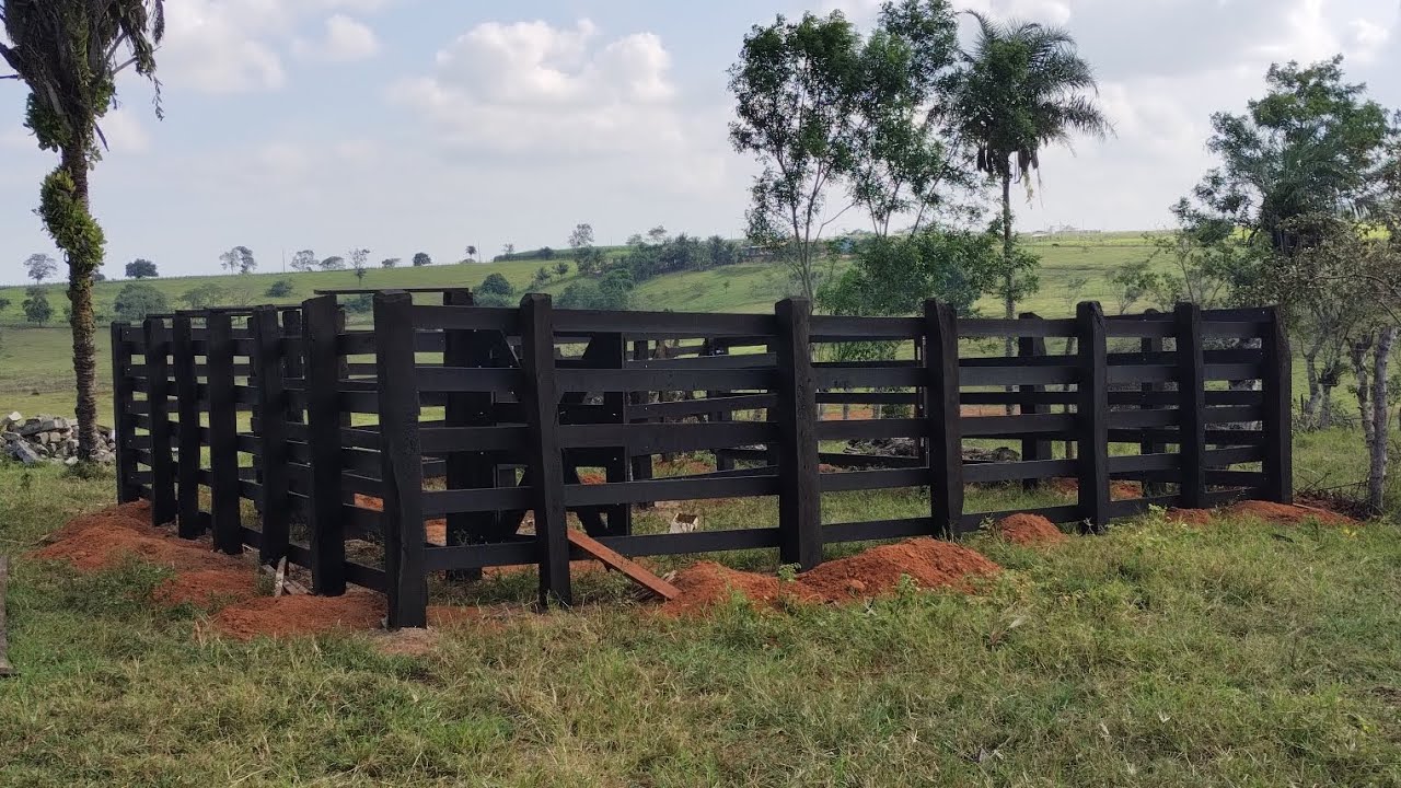 CURRAL PEQUENO PRÉ-FINALIZADO APÓS ALGUNS DIAS. #fazenda #vidanaroça #sitio