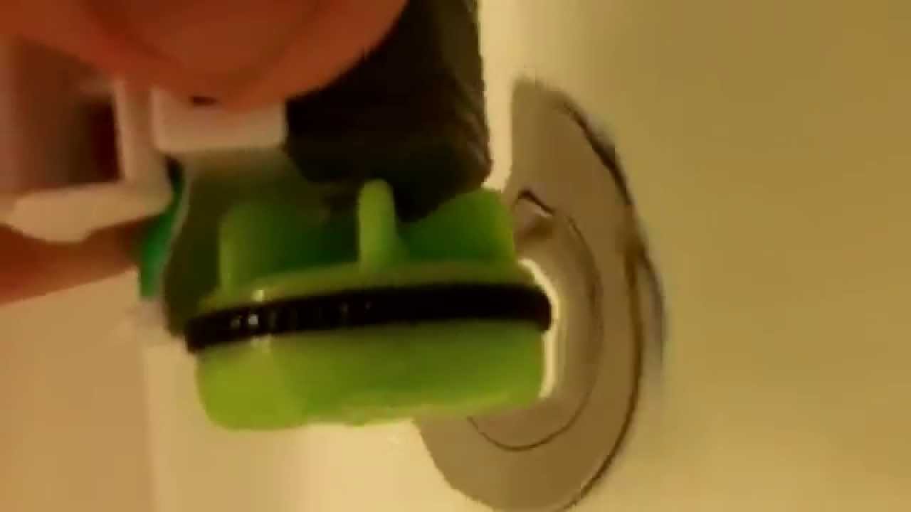 Disney Cars Toy Bath Time Toy Review by Mattel - Lightning McQueen - World Grand Prix Splash Cars