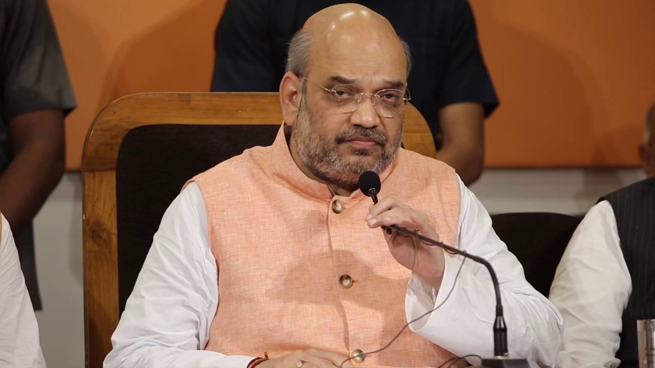 Shri Amit Shah addresses a press conference in Lucknow (07 June 2016)