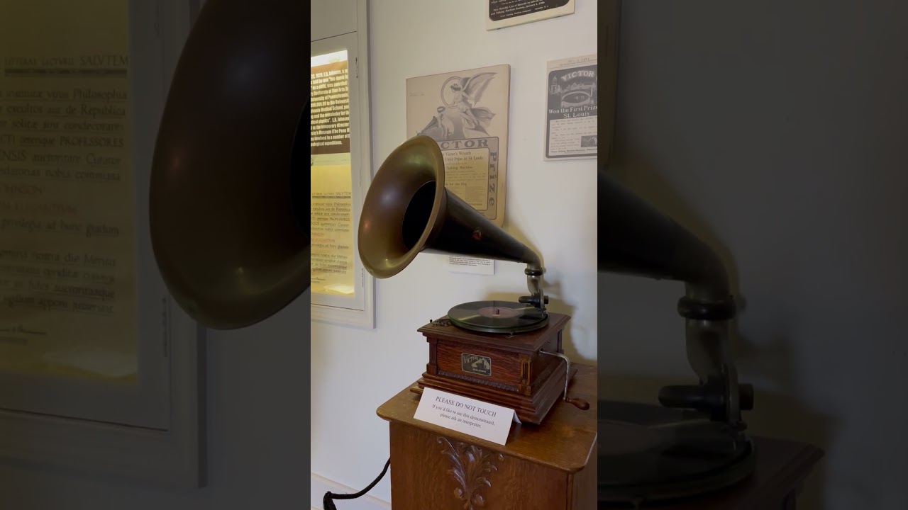 Irish tenor John McCormack on a Victor Talking Machine