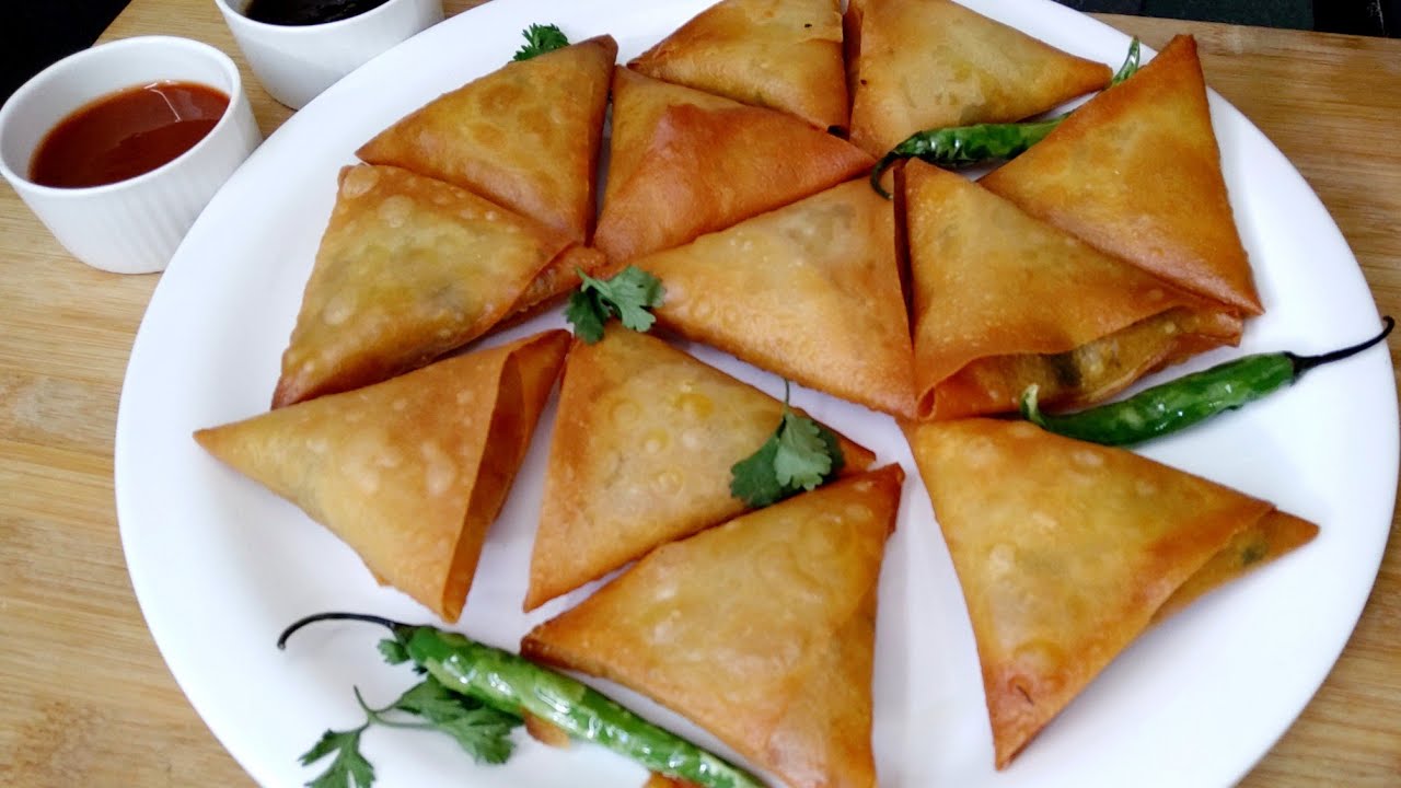 Street Style Onion Samosa Recipe | Irani Samosa Recipe | Samosa Patti | How to Make Onion Samosa