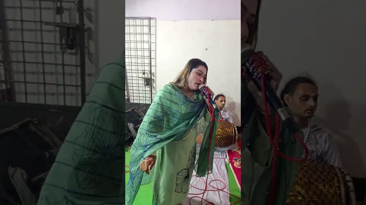 কেমন কইরা আমার দিকে চাইরে বন্ধু 