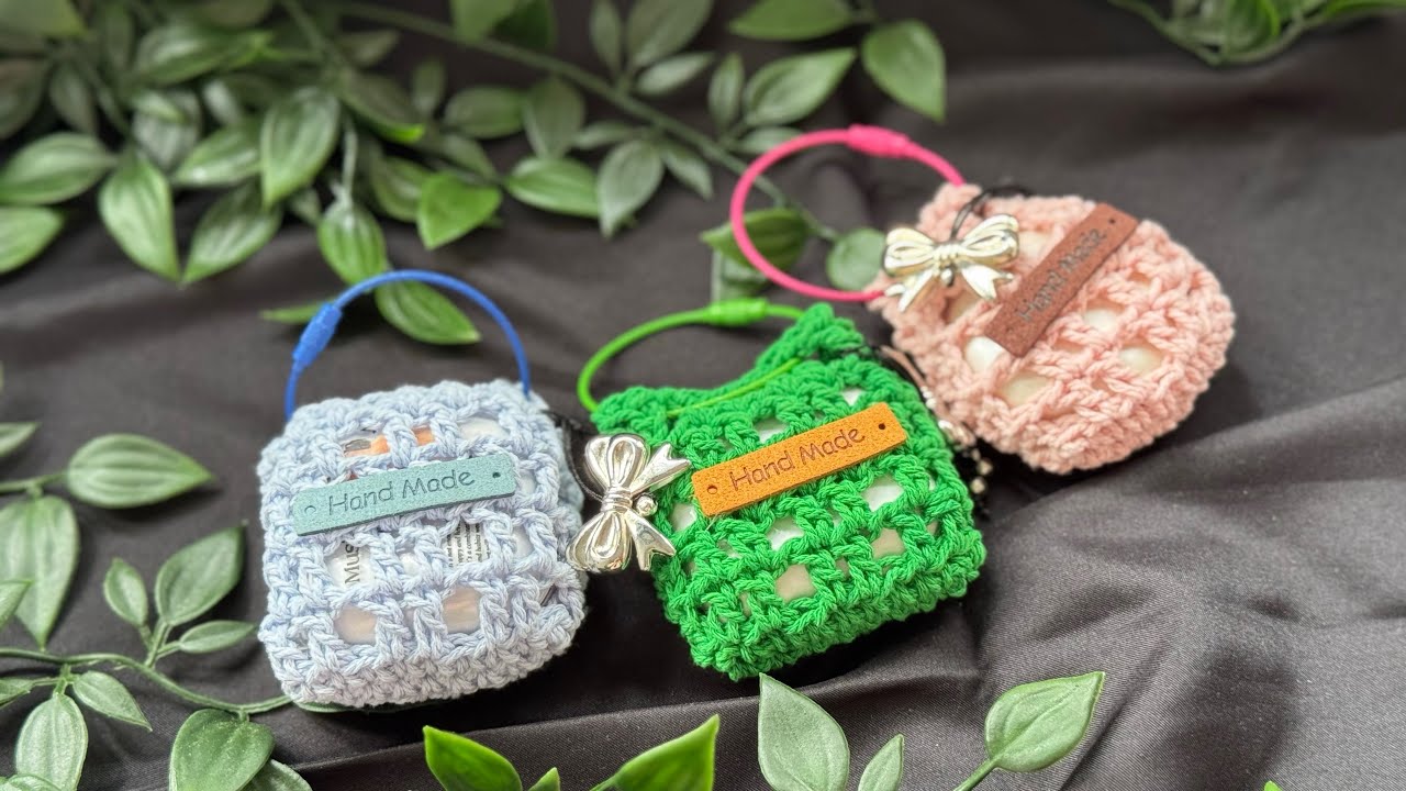 'Cozy pods' AirPod pouch tutorial is now available; try making one today! It's beginner-friendly💫✨ 