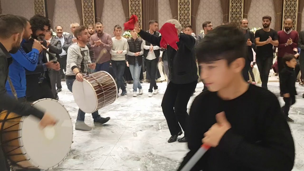 Diyarbakir halk egitim eski foklor ustadlari oyunlarini sergiliyor ahmede zubeyir mahmut altinboga