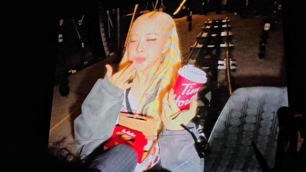 BLACKPINK Jennie & Rosé Solos Fancam – Mantra, With the IE, Like Jennie, 3AM, APT | Toronto 2025