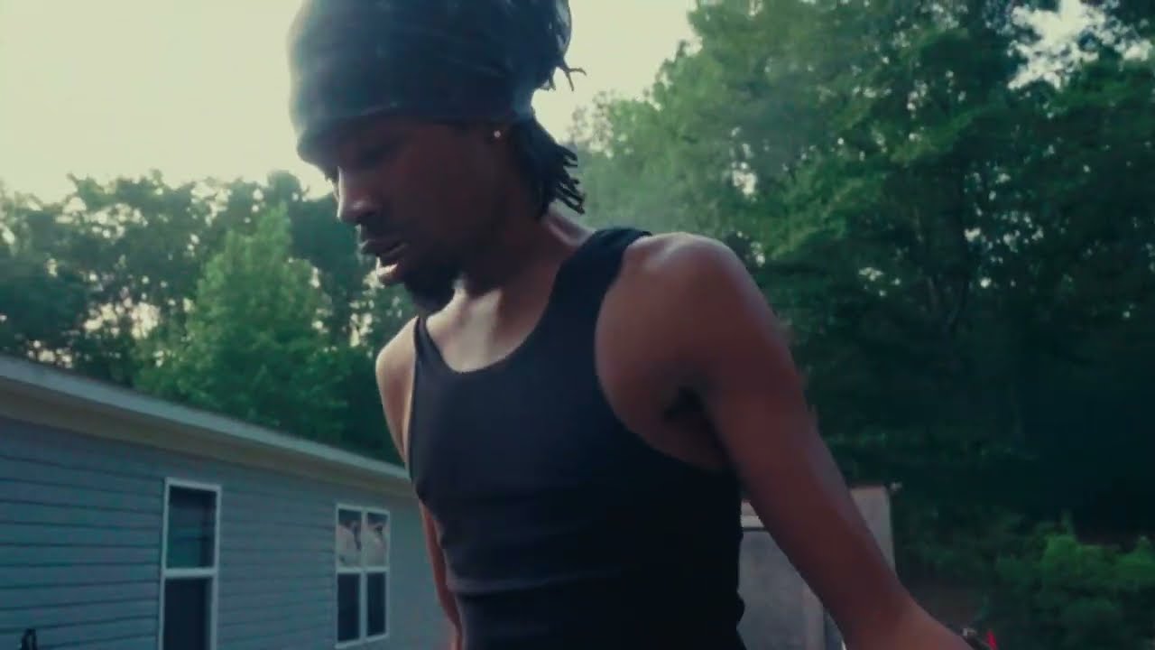 Nuudini - Geeked (Official Music Video)