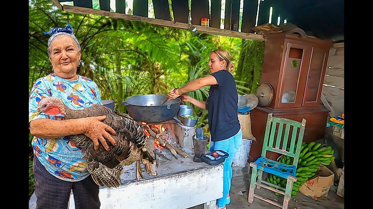 Amantina  Esta Feliz Con Su Nueva Pareja de Pavos, Hoy Fuimos ala Jagua Un campo de Jarabacoa .