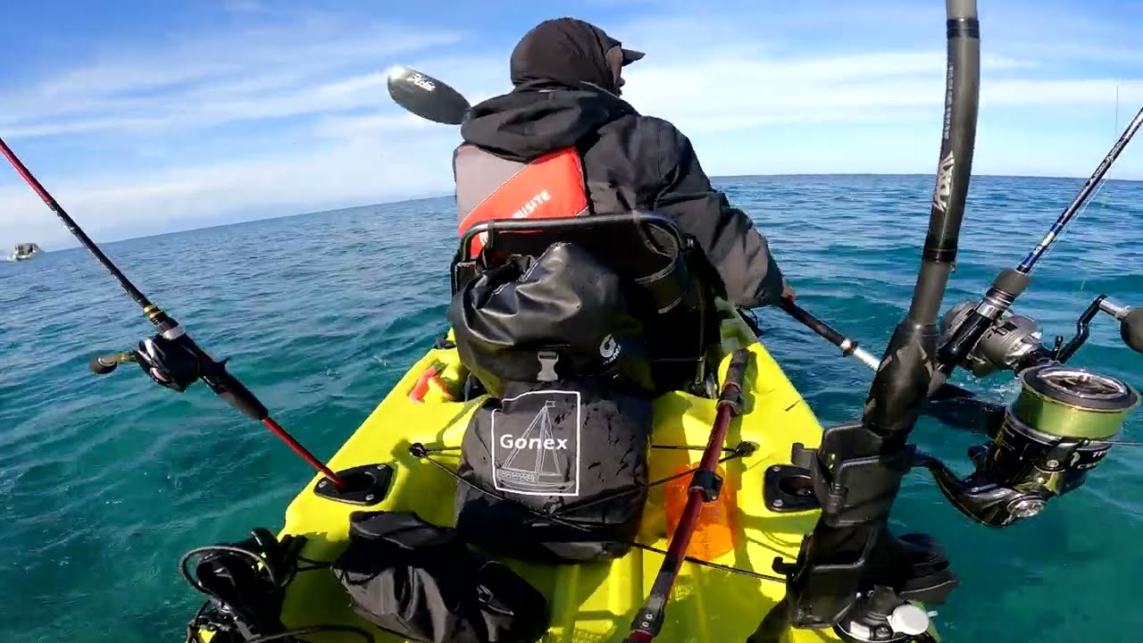 La PESCATA delle OCCASIONI PERSE Kayak fishing light vertical fishing