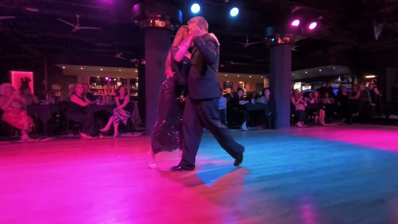 Roberto Zuccarino y Aldana Valentina tema 1