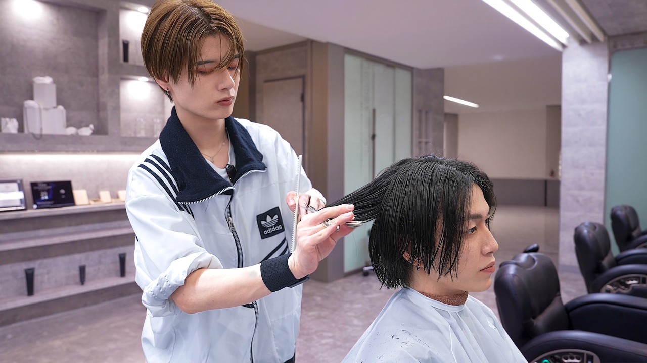 💈(ASMR) Inside an Award-Winning Tokyo Salon: Korean Hairstyle Crafted with Scissors Only