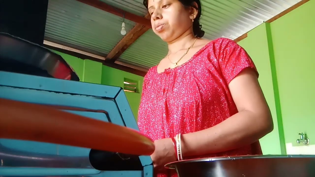 এত গরমের মধ্য কাজ করতে ভালো লাগে না