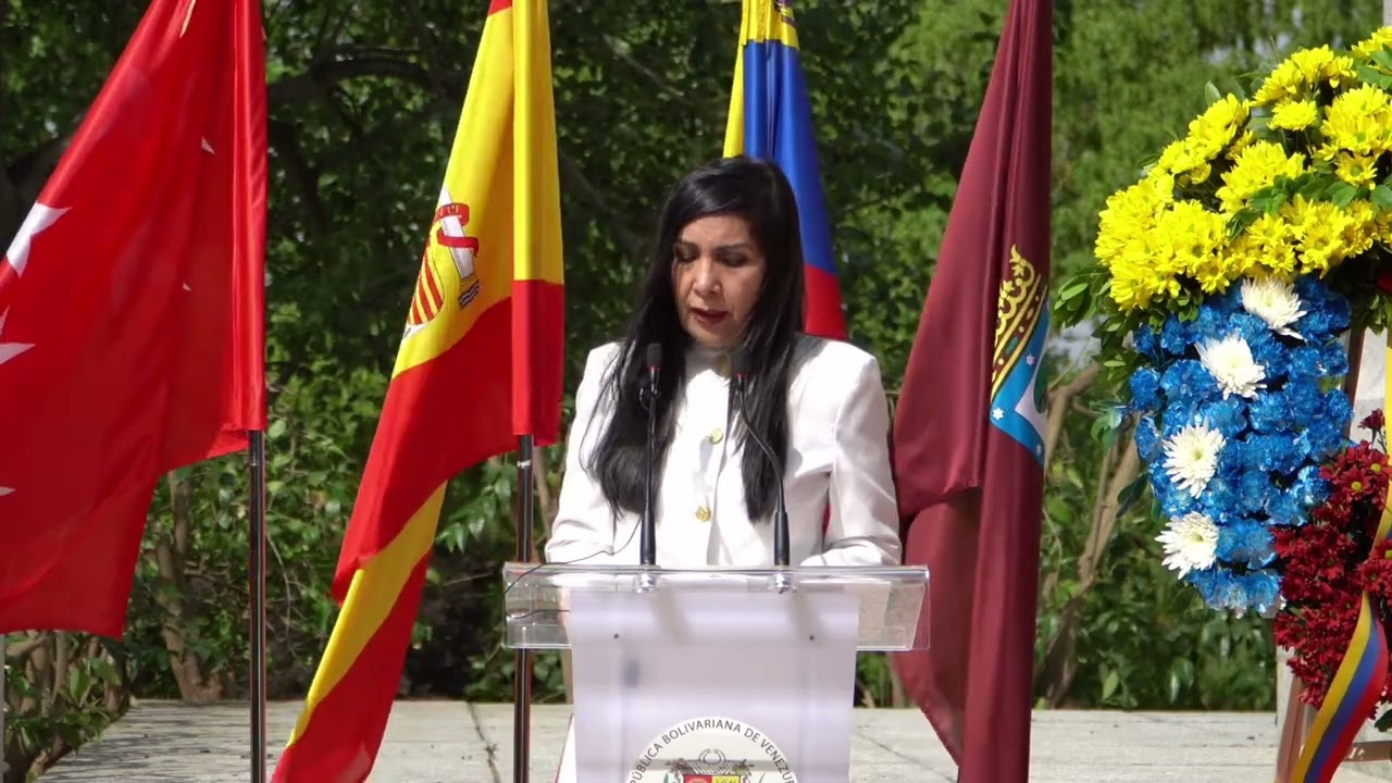 Ofrenda floral con motivo del día de la independencia de la República Bolivariana de Venezuela
