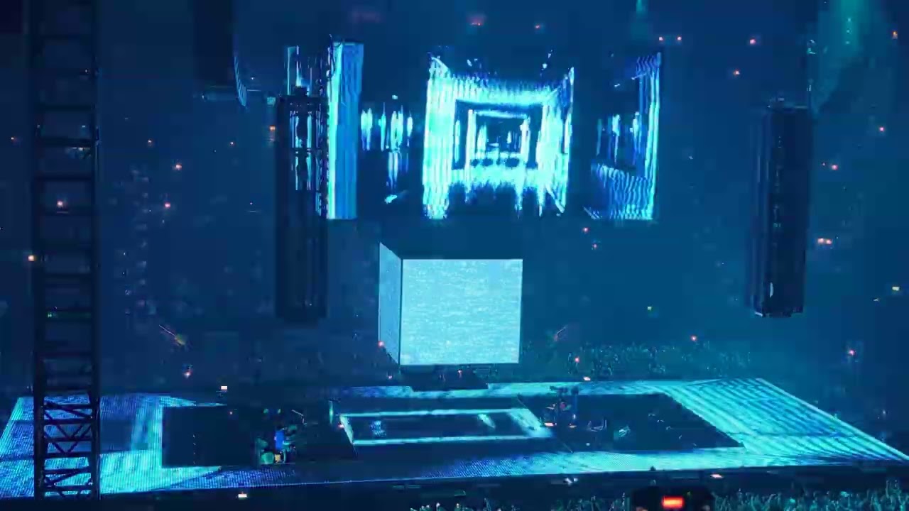 Billie Eilish - CHIHIRO (Live 2025 Melbourne)