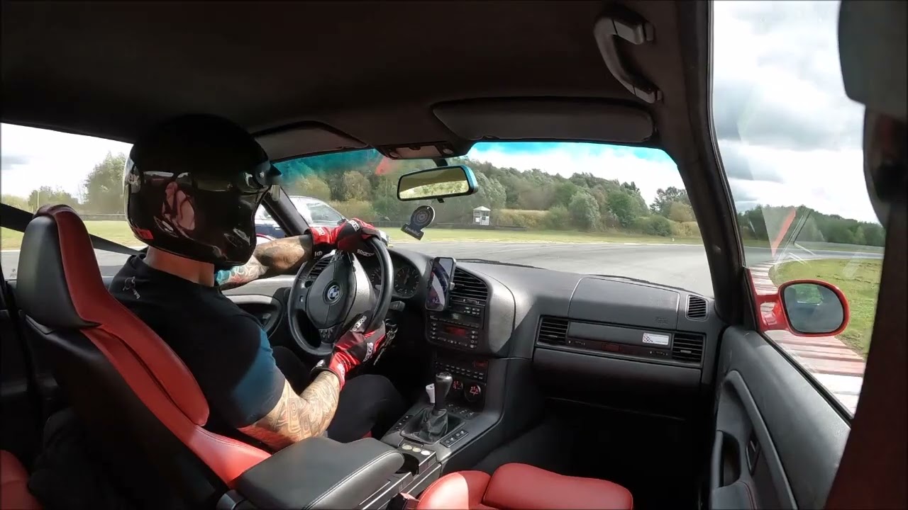 Bmw E36 V8 S65 430KM Tor Poznań 27.09.2024 DANGEROUS MOMENT