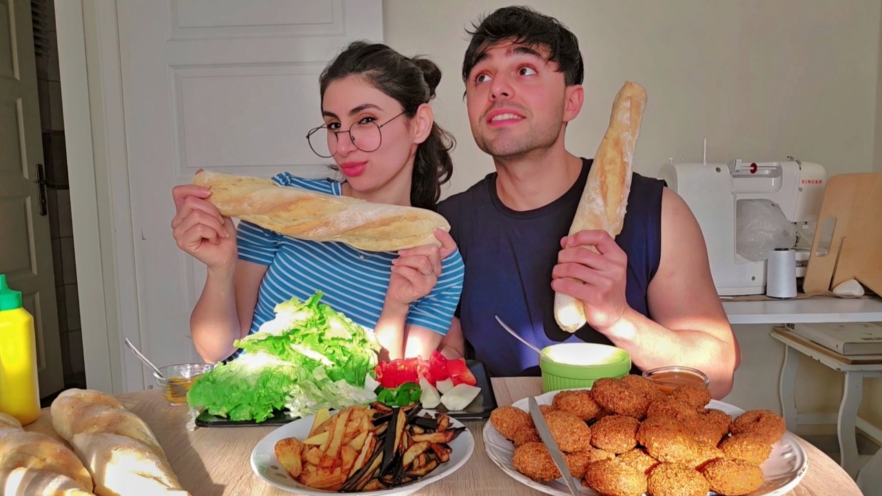 رنين فاجأني بألذ فلافل بالعالم، قصة طفولة رنرون مع الفلافل🤭