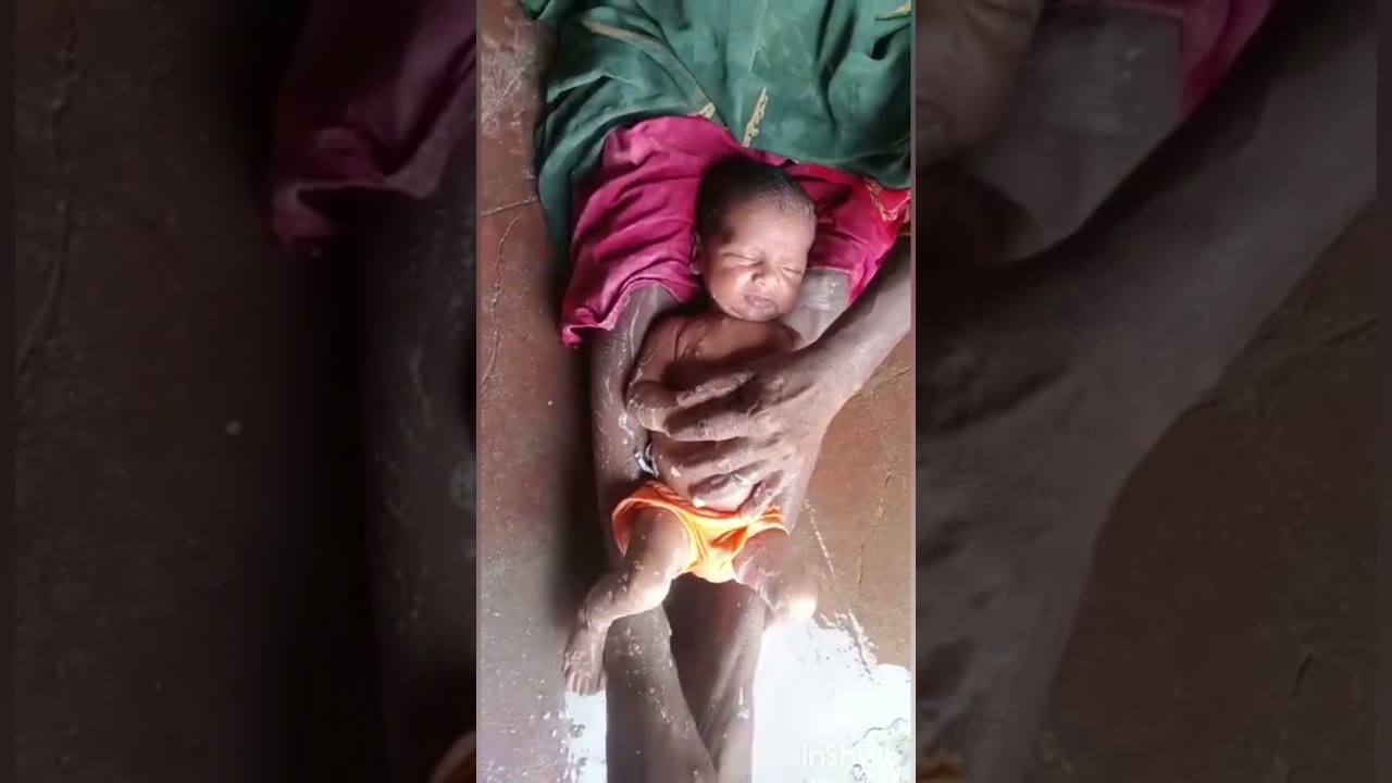 How to bathe New Born Baby (10 days Old ) in Village Style.