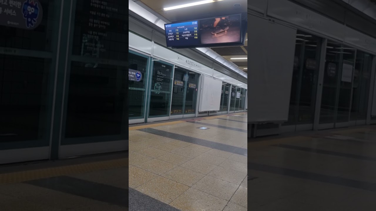온수행 5차분 면목역 진입 후 발차 도봉산행 3차분 면목역 진입 