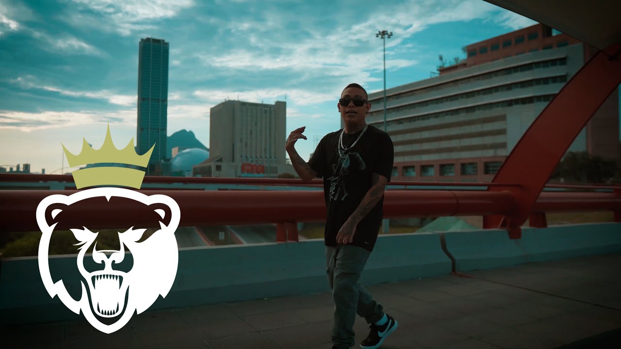 LA SANTA GRIFA // PUÑO DE TIERRA // VIDEO OFICIAL