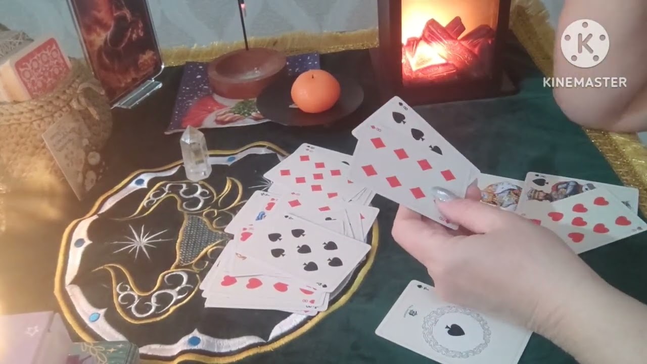Крестовый король прямо сейчас. Где он с кем он? Что у него сейчас происходит?