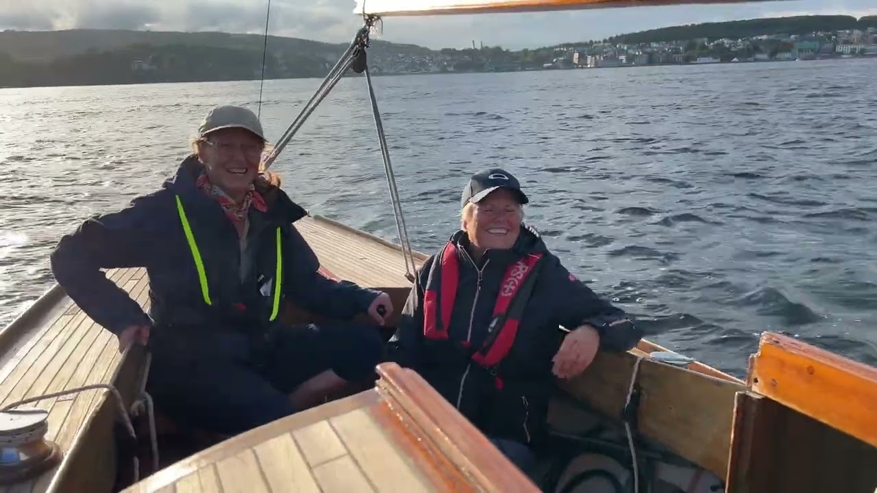 Jentetur med kystlagets Knarr