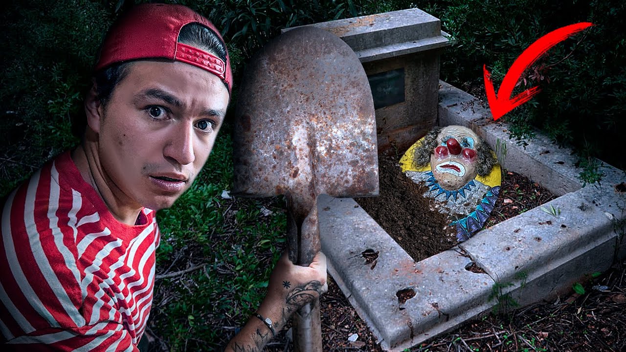 ¡FUI al CEMENTERIO para ENTERRAR el CUADRO MALDITO del PAYASO de la DEEP WEB!