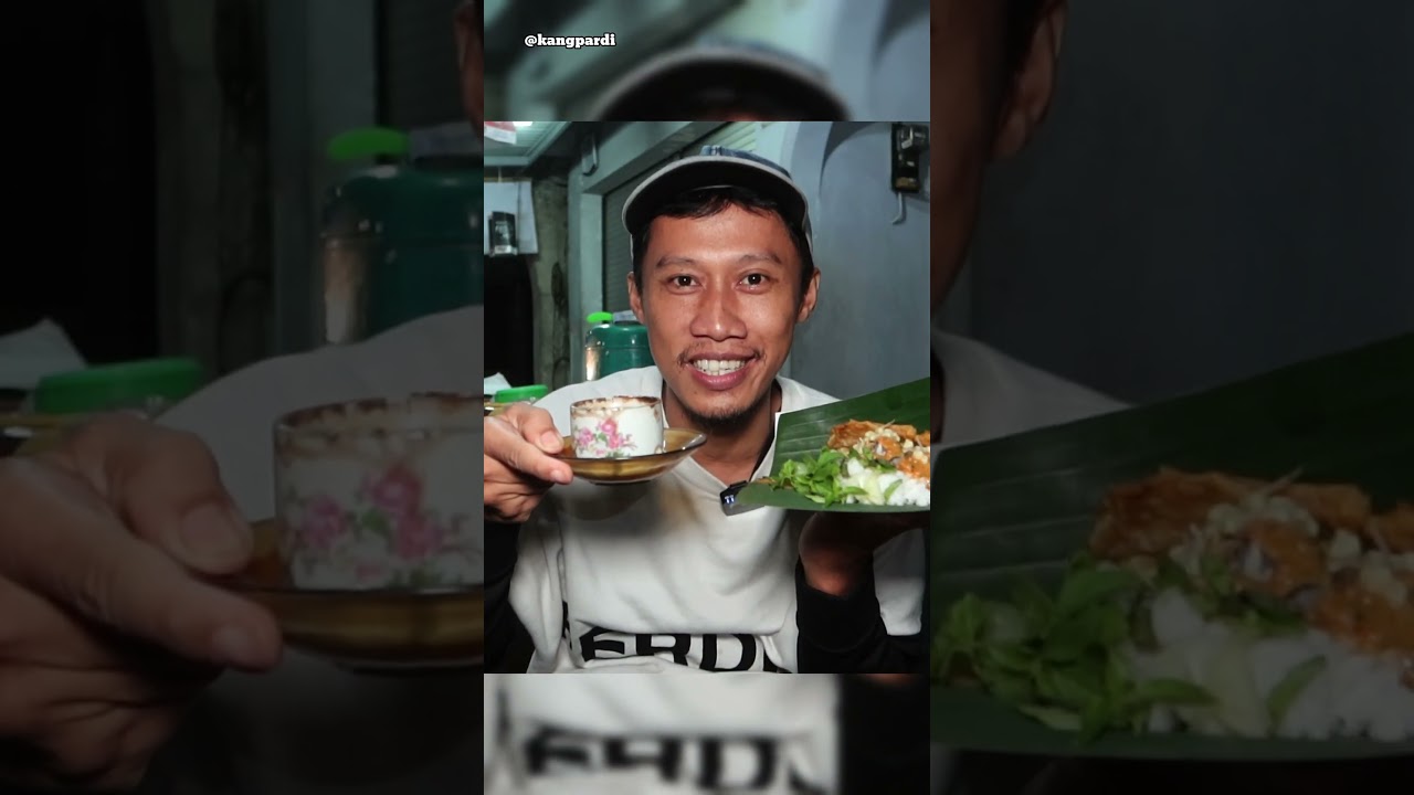 Warung Pecel Pincuk Mbak Kiwin spesial gorengan rimbil krispi!