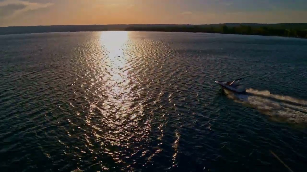 🌞🚤 Summer Vibes in Tuscany: Beautiful Boat Ride in Italy 🌞🚤