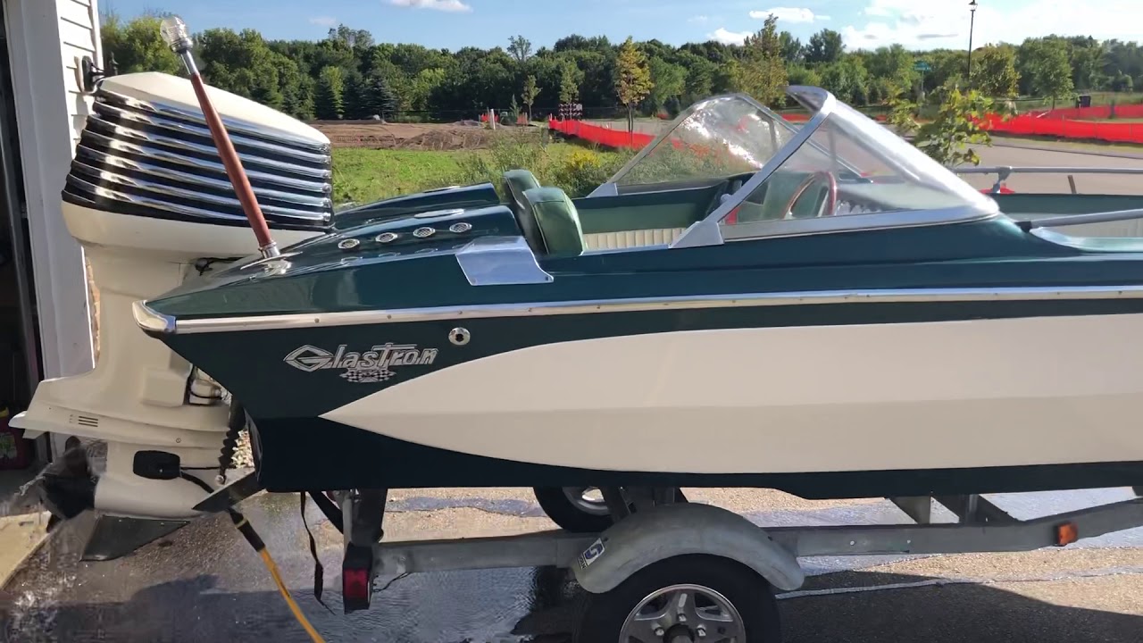 1969 Glastron GT-160 cold start and walk around